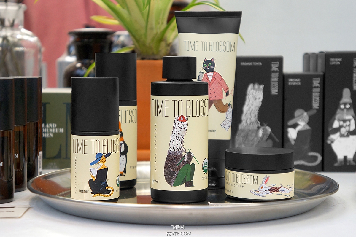 亚克力化妆品瓶子生产厂家告诉你，聚酯塑料PET瓶的开发与应用