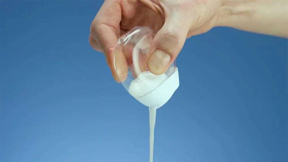 再也不用「挤牙膏」，高露洁换上的「润滑剂」包装，让牙膏从此一滴不剩