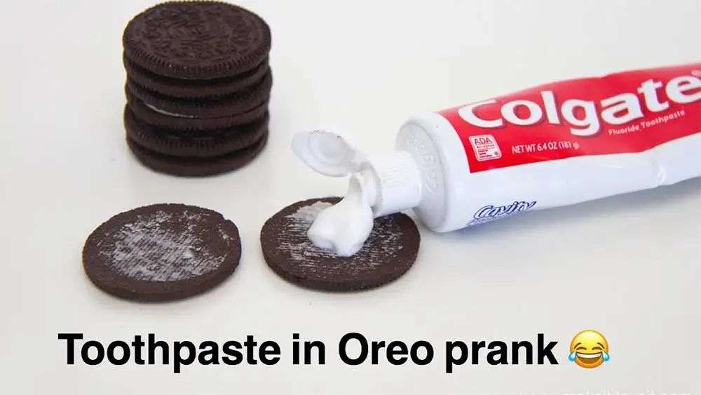 再也不用「挤牙膏」，高露洁换上的「润滑剂」包装，让牙膏从此一滴不剩