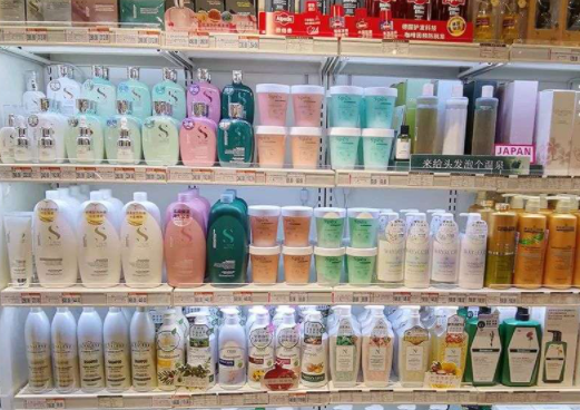 这届年轻人，还在为买洗发水头疼